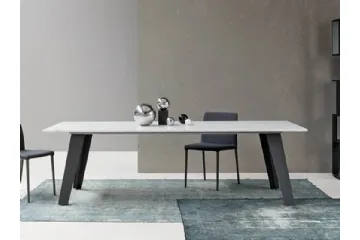 Tavolo con piano bianco